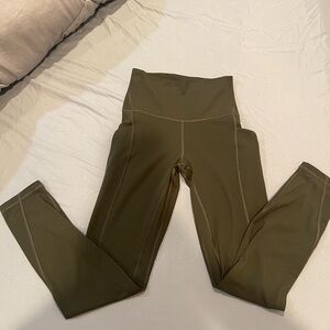 Lululemon align with pockets